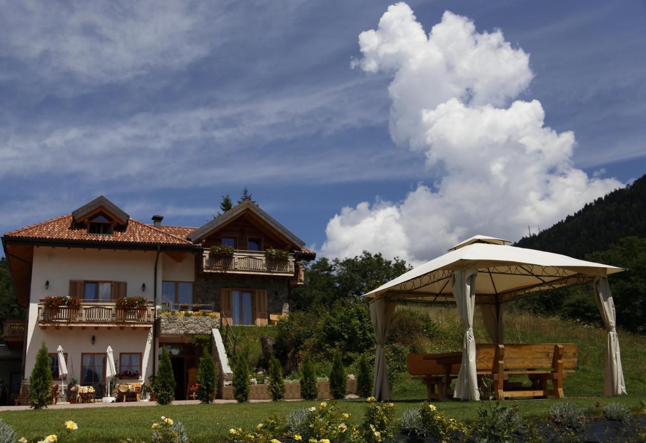 Agriturismo Ai Castioni Molveno Exteriör bild
